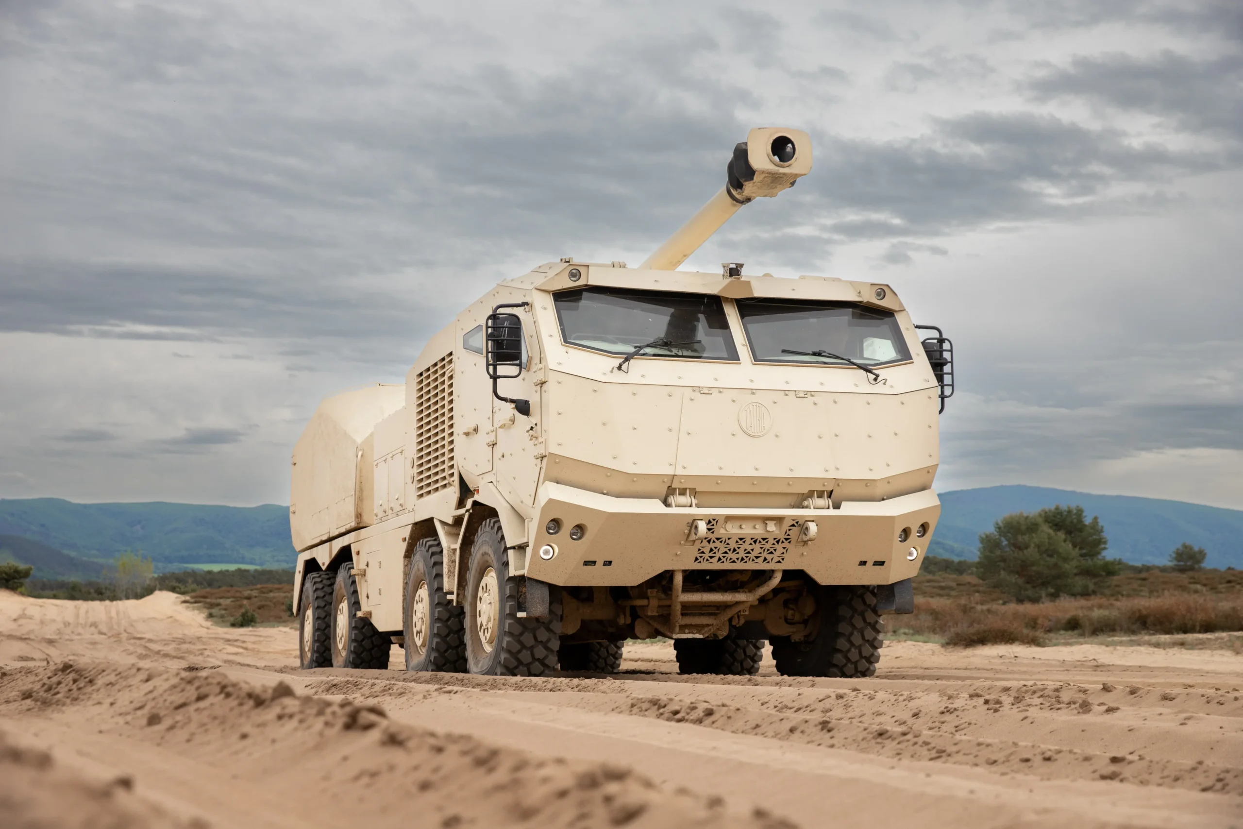 Latvia Signs 155mm Morana Howitzer and Rocket Launcher Deal With Slovakia