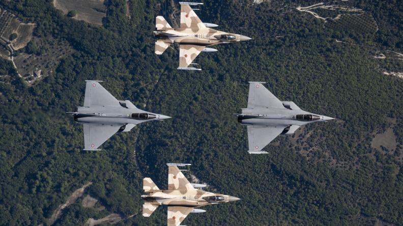 Moroccan F-16s Train With French Rafales on First Deployment to Orange