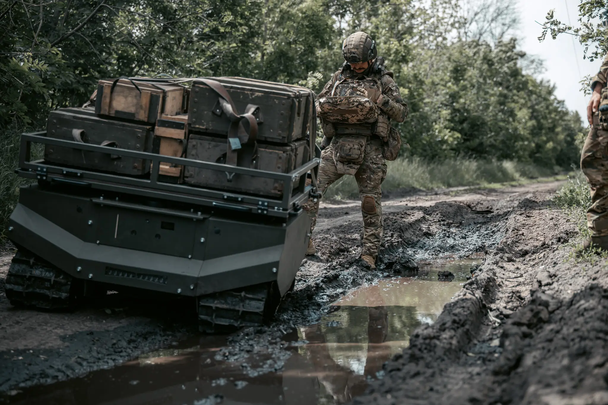 Germany’s ARX and Ukraine’s Roboneers Sign UGV Co-Development Partnership