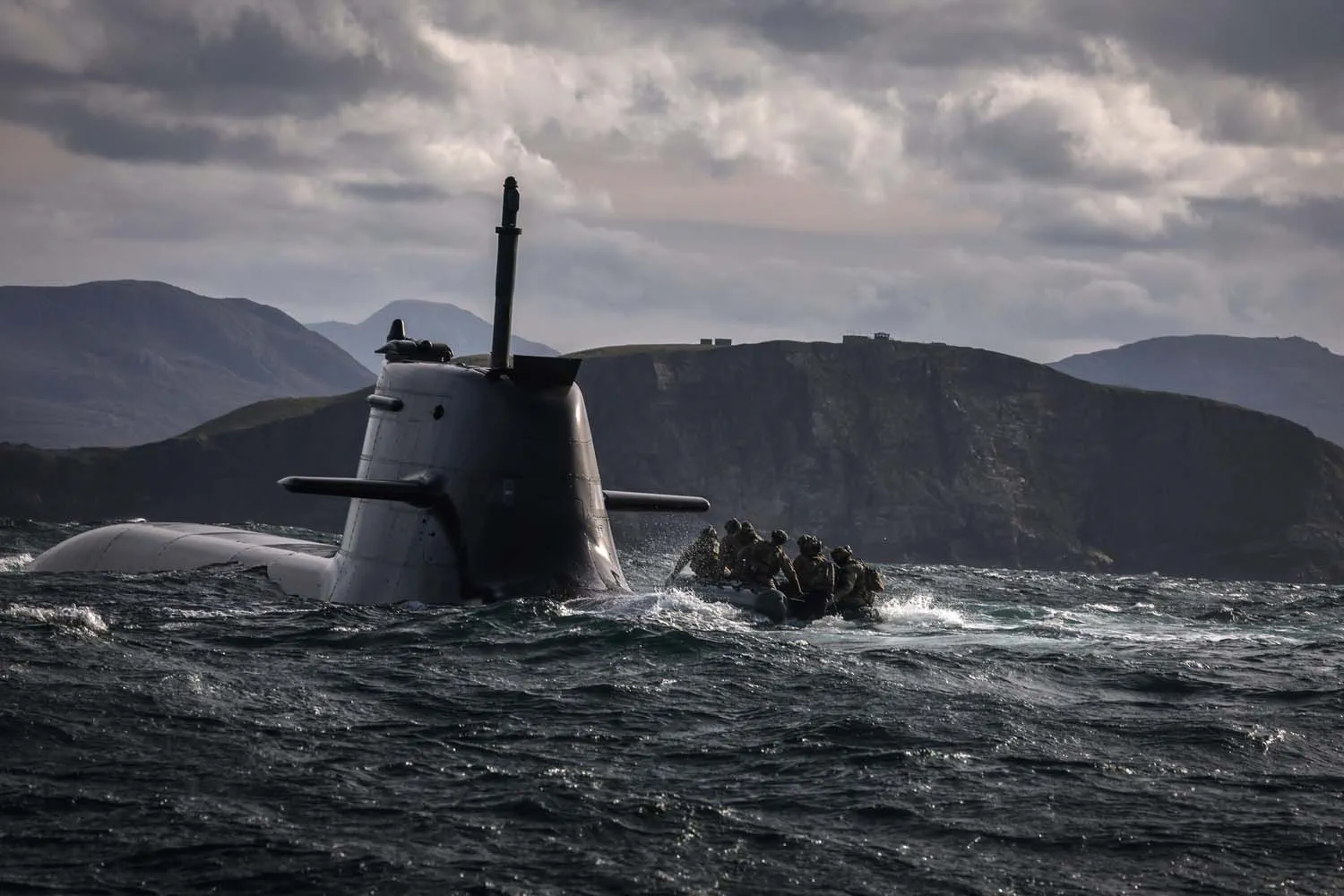UK Commando Force Raids From German Submarine and Directs Portuguese Guns