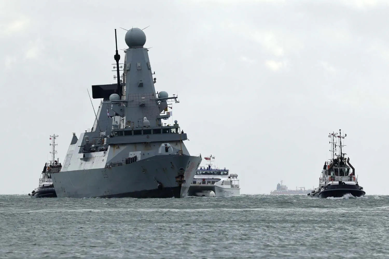 HMS Dragon Returns From 214 Days Defending Cyprus, Escorting French Carrier