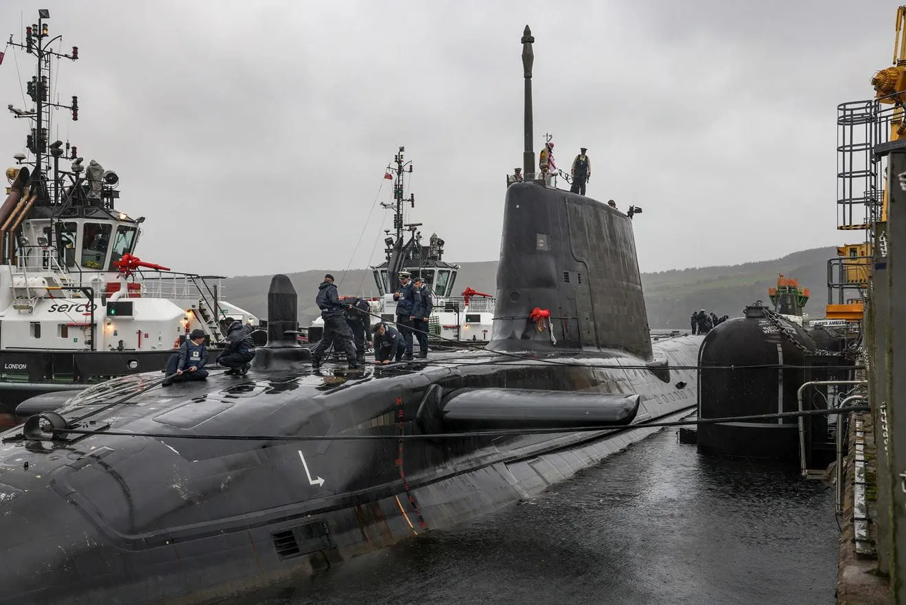 HMS Agamemnon Reaches Faslane as Royal Navy Struggles to Keep SSNs at Sea