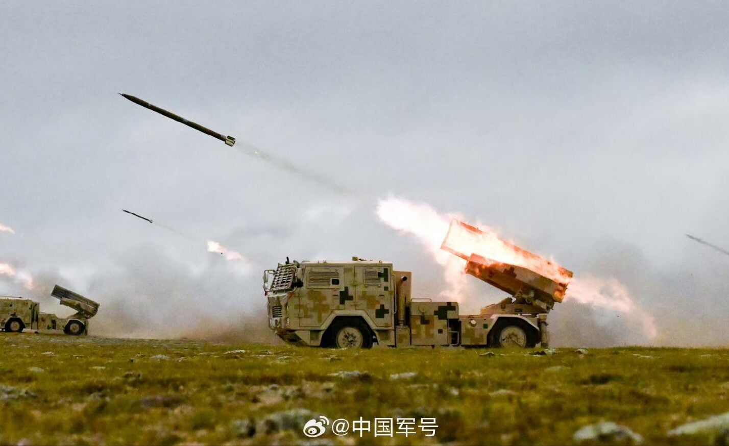 PLA Images Show Light 122mm Rocket Launcher With Reported 40 km Range