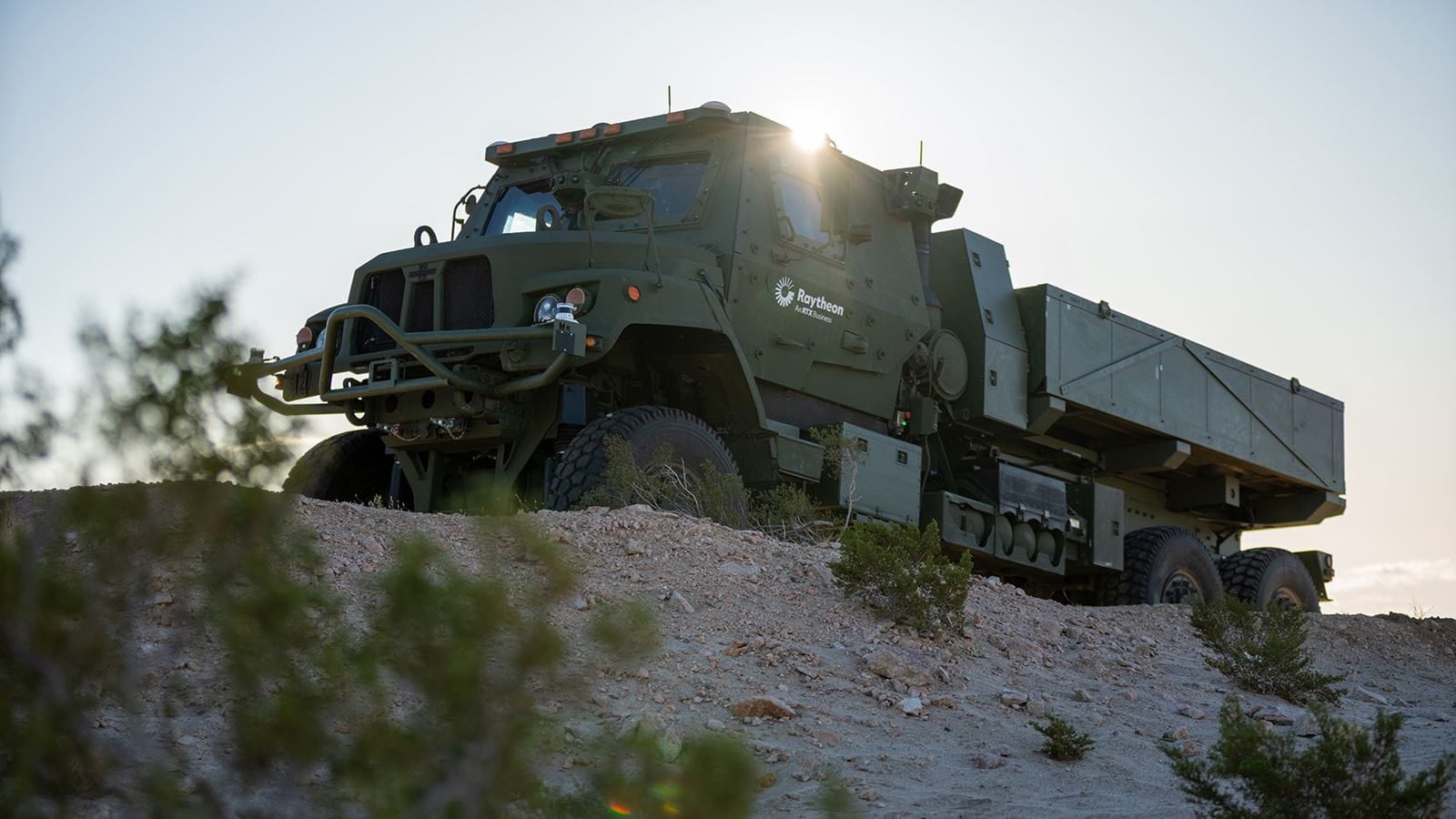 US Raytheon DeepFires Autonomous Launcher Puts Tomahawk on a Robotic Truck