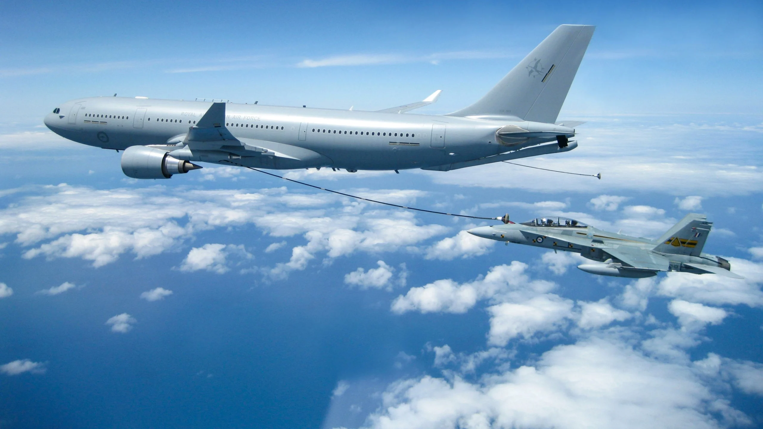 Spain Leads €8M EDA Push for Autonomous Aerial Refueling of Several Drones