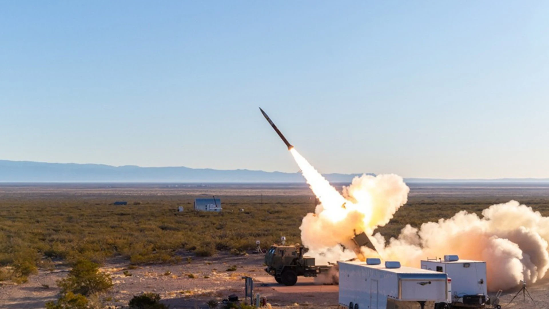 US Army Clears 150 km ER GMLRS Rocket for Production After M270A2 Operational Tests