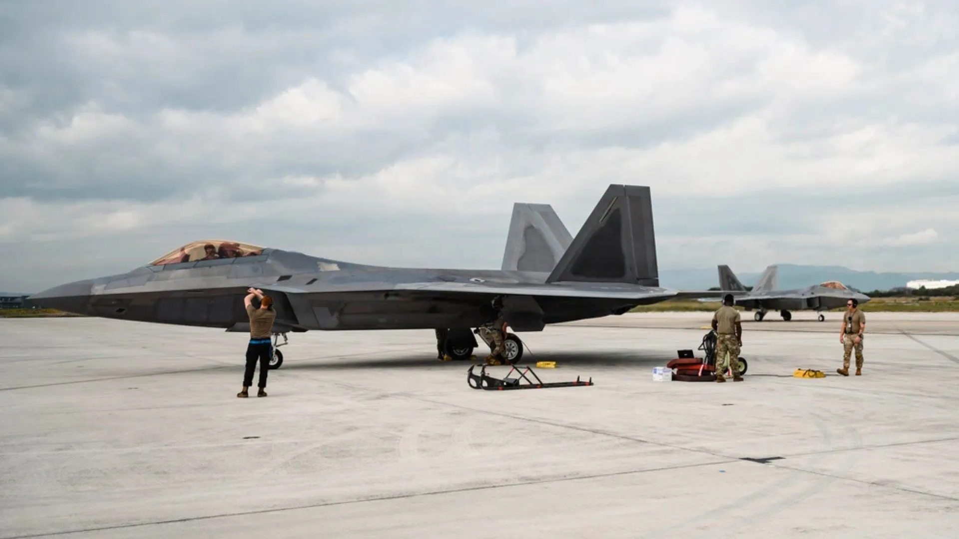 US F-22 Raptor Stealth Fighters Arrive at Japan’s Tsuiki Air Base for Keen Sword 27