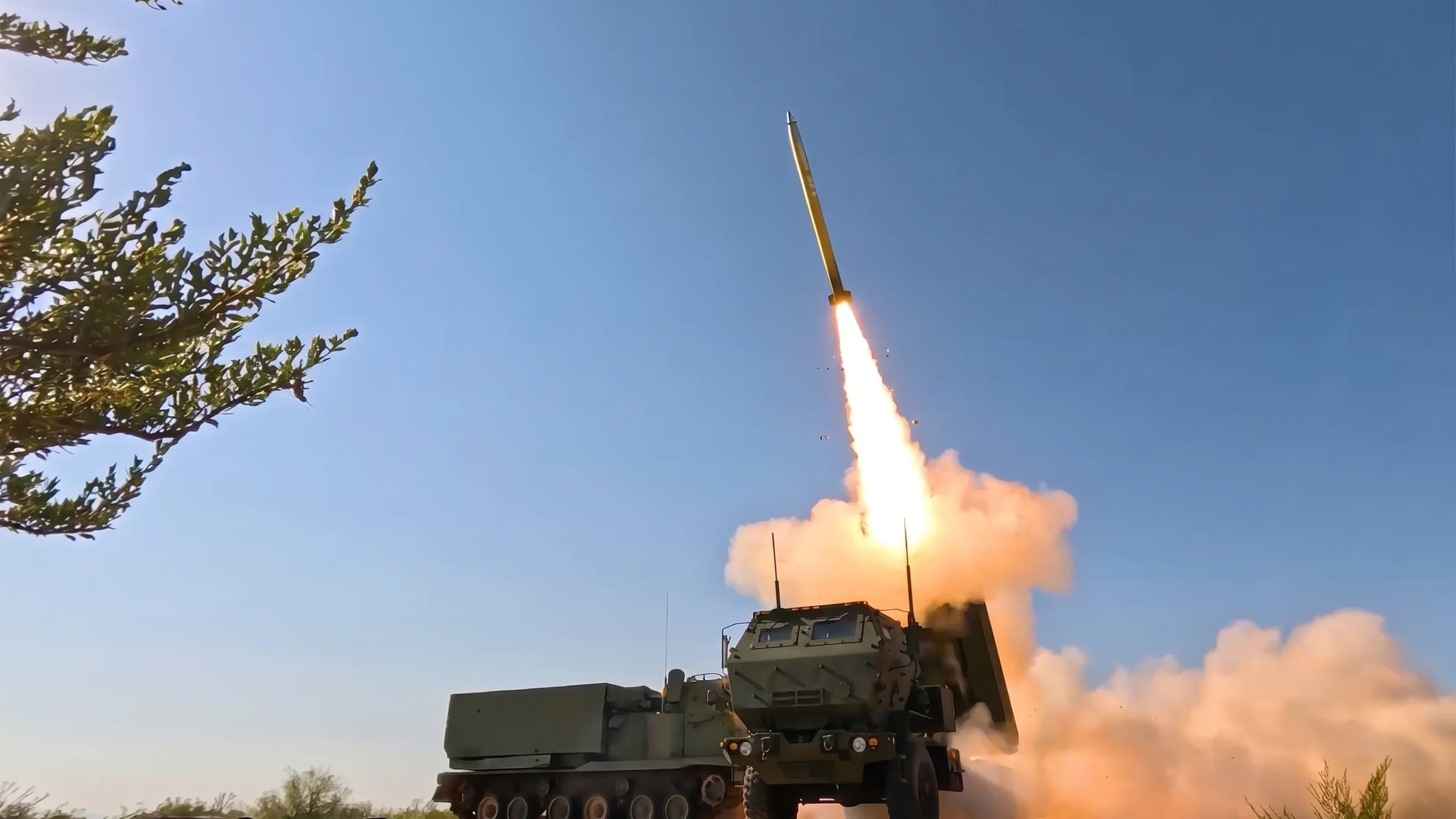 U.S. Army and Lockheed Martin Retarget HIMARS-Fired GMLRS Rocket in Flight to Destroy Moving Target