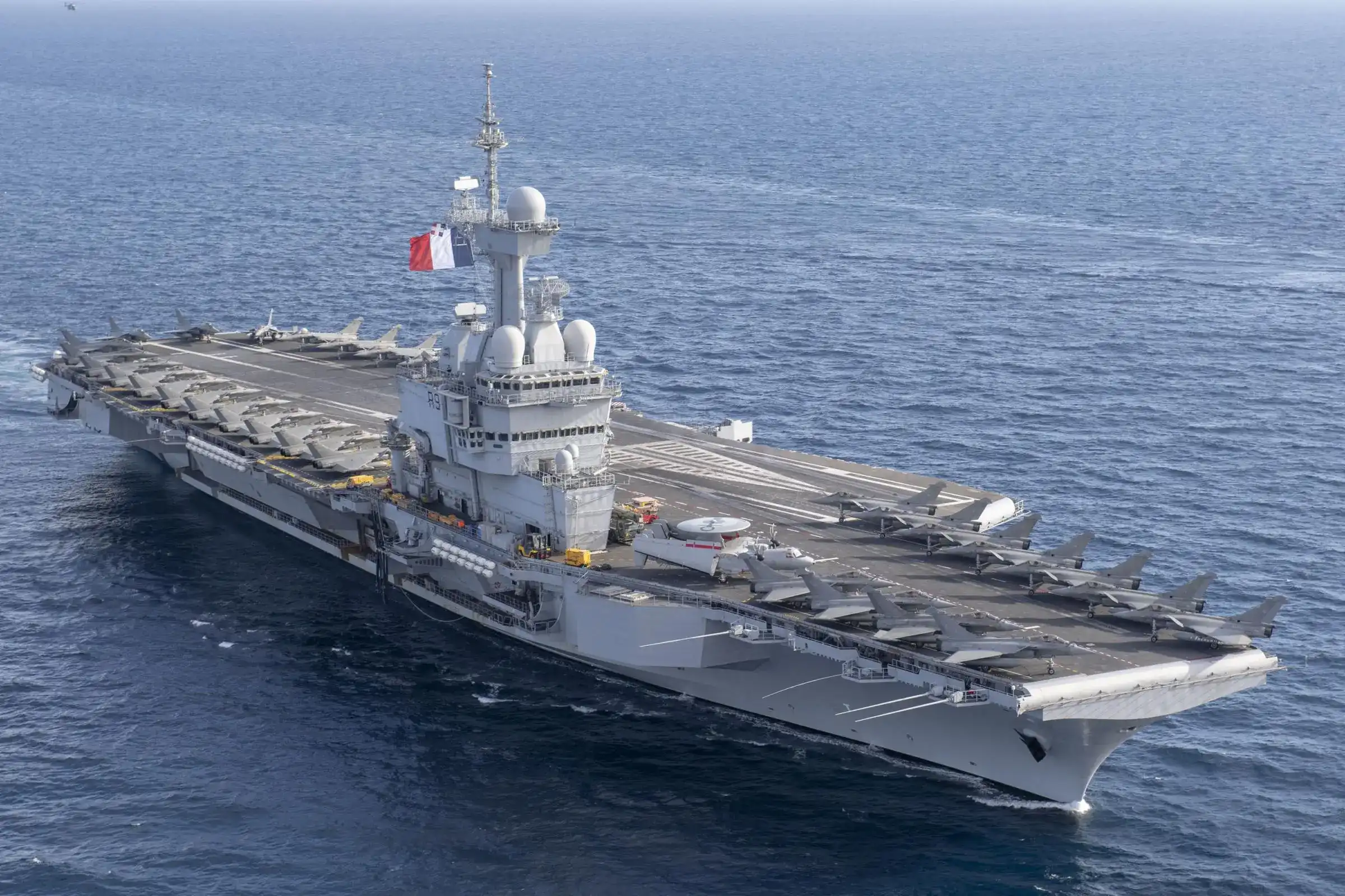 France Could Have Two Aircraft Carriers Until 2040 if Charles de Gaulle Stays in Service
